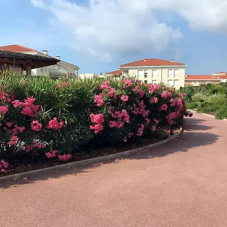 Bel En Bord De Avec Piscine Lagon Et Jardin, En Résidence Sécuriséee *