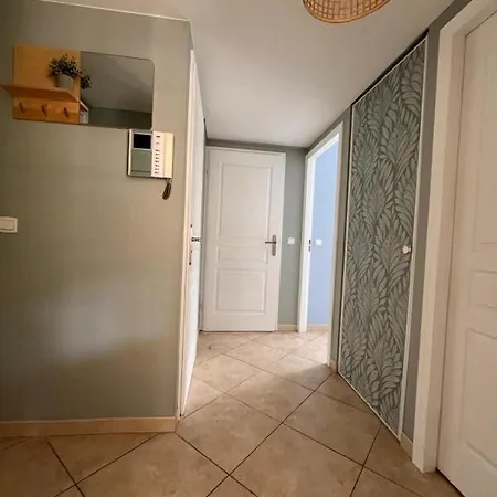 Daire Bel En Bord De Avec Piscine Lagon Et Jardin, En Securisee Antibes