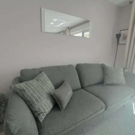 Appartement Bel En Bord De Avec Piscine Lagon Et Jardin, En Résidence Sécuriséee Antibes