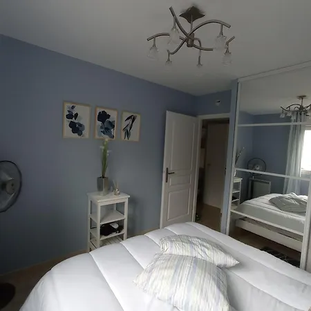 Bel En Bord De Avec Piscine Lagon Et Jardin, En Securisee Daire