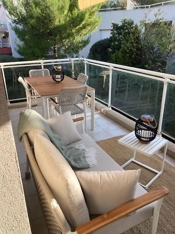 Bel En Bord De Avec Piscine Lagon Et Jardin, En Securisee *