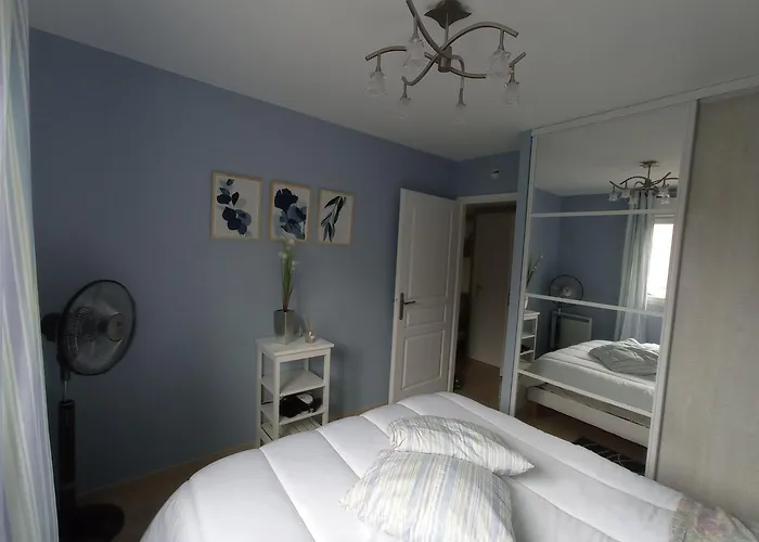 Bel En Bord De Avec Piscine Lagon Et Jardin, En Securisee Daire