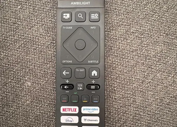 Daire Bel En Bord De Avec Piscine Lagon Et Jardin, En Securisee Antibes