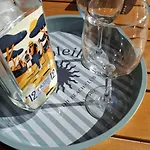 Bel En Bord De Avec Piscine Lagon Et Jardin, En Securisee Αντίμπ