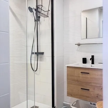 Bel En Bord De Avec Piscine Lagon Et Jardin, En Résidence Sécuriséee Apartamento Antibes