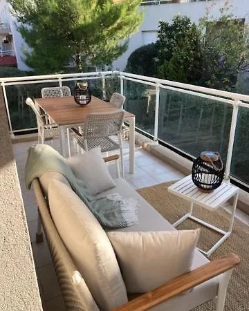 Bel En Bord De Avec Piscine Lagon Et Jardin, En Securisee *