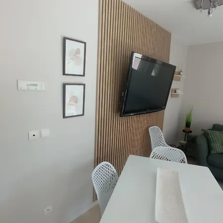 Bel En Bord De Avec Piscine Lagon Et Jardin, En Securisee 아파트