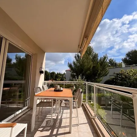 Bel En Bord De Avec Piscine Lagon Et Jardin, En Résidence Sécuriséee Apartamento Antibes