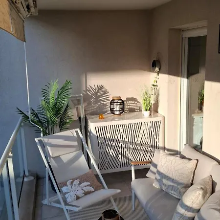 Bel En Bord De Avec Piscine Lagon Et Jardin, En Securisee דירה אנטיב