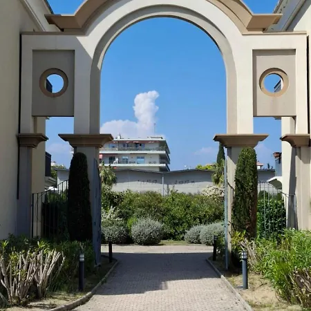 Bel En Bord De Avec Piscine Lagon Et Jardin, En Securisee דירה אנטיב