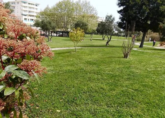 Apartment Bel En Bord De Avec Piscine Lagon Et Jardin, En Securisee Antibes