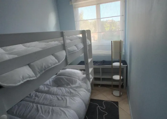 Apartment Bel En Bord De Avec Piscine Lagon Et Jardin, En Securisee Antibes