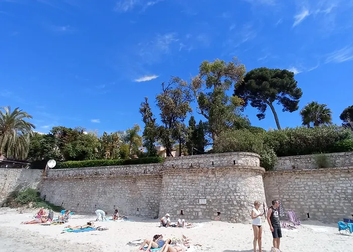 Bel En Bord De Avec Piscine Lagon Et Jardin, En Securisee * Antibes